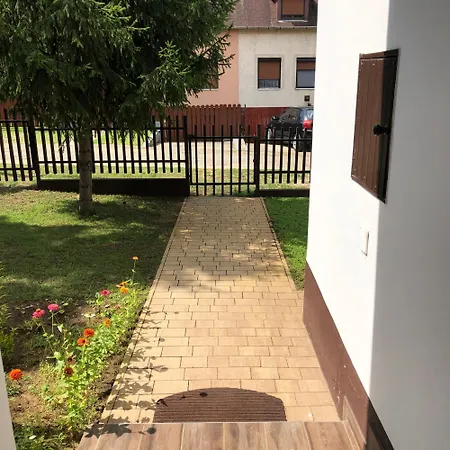 Lovas Vendeghaz Apartment Tiszafured