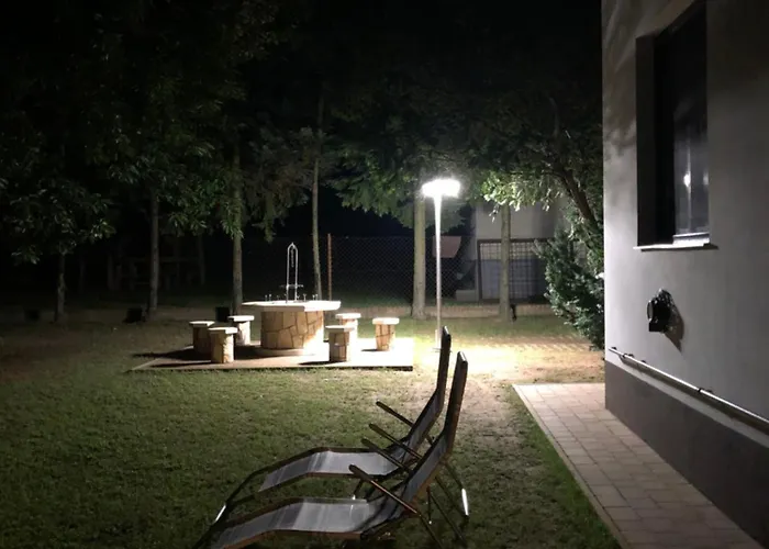 Lovas Vendeghaz * Tiszafüred