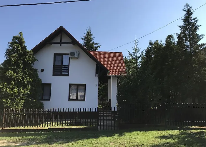 Lovas Vendeghaz * Tiszafüred